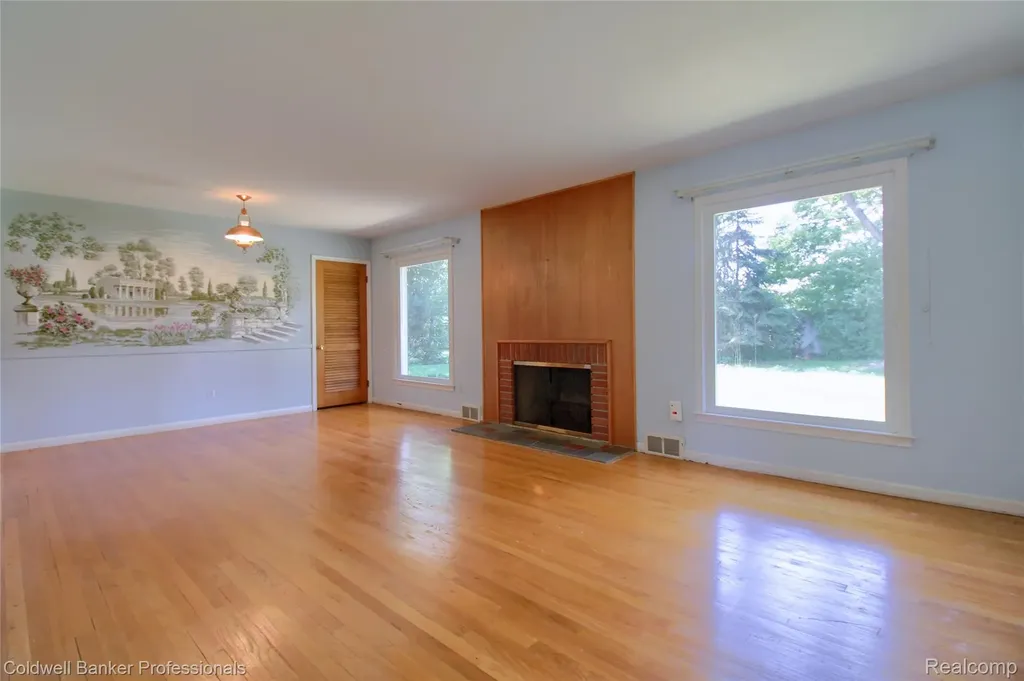 29464 Linda Street Livonia City MI 48154