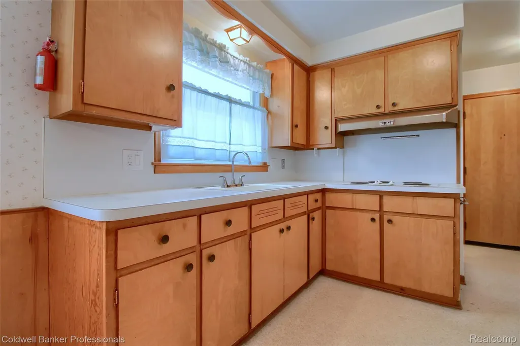29464 Linda Street Livonia City MI 48154