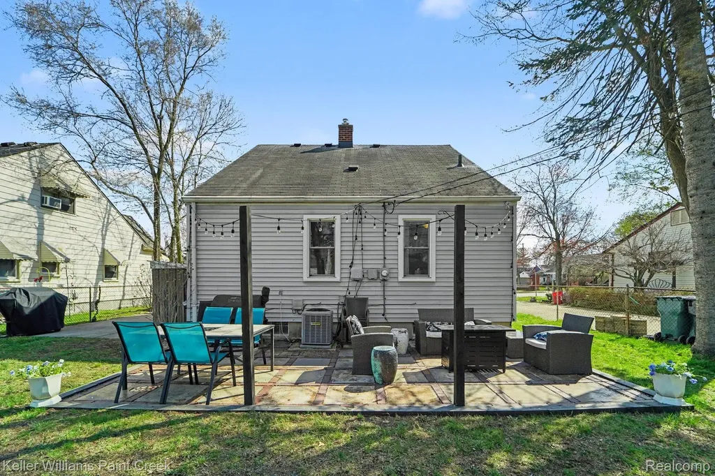 1404 11 Mile Berkley City MI 48072