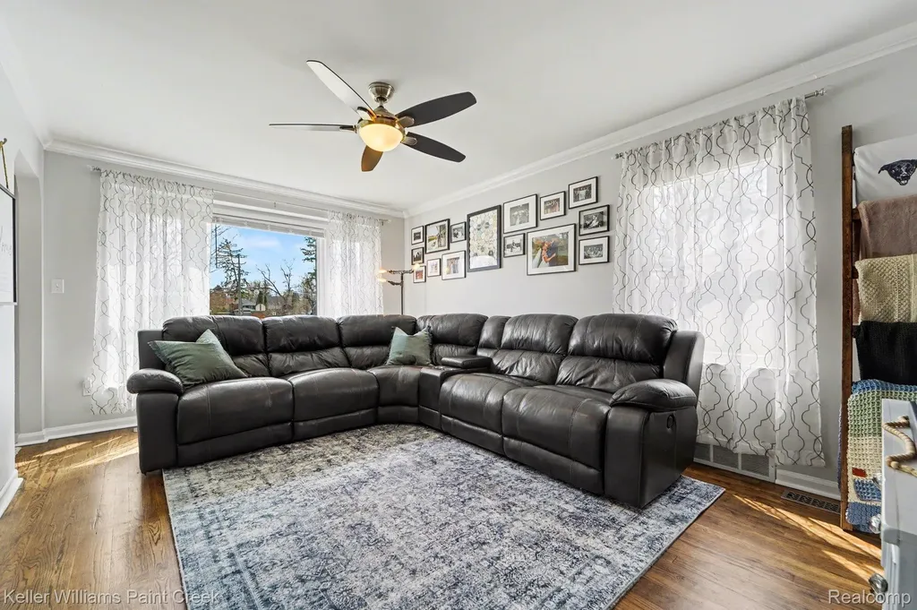 1404 11 Mile Berkley City MI 48072