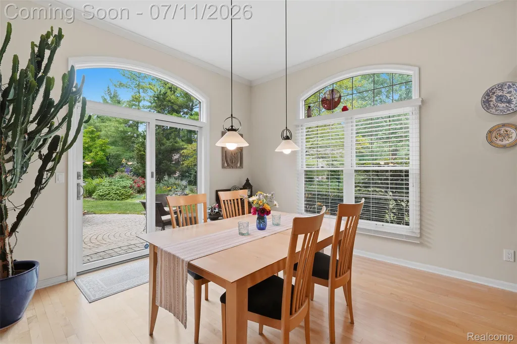 34555 Quaker Valley Road Farmington Hills City MI 48331