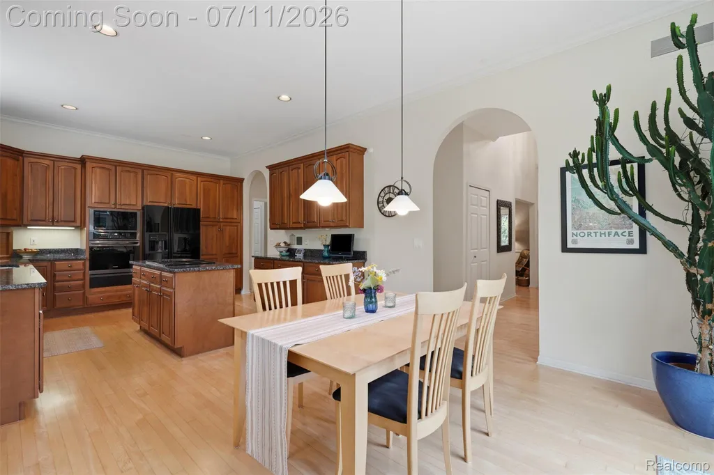 34555 Quaker Valley Road Farmington Hills City MI 48331