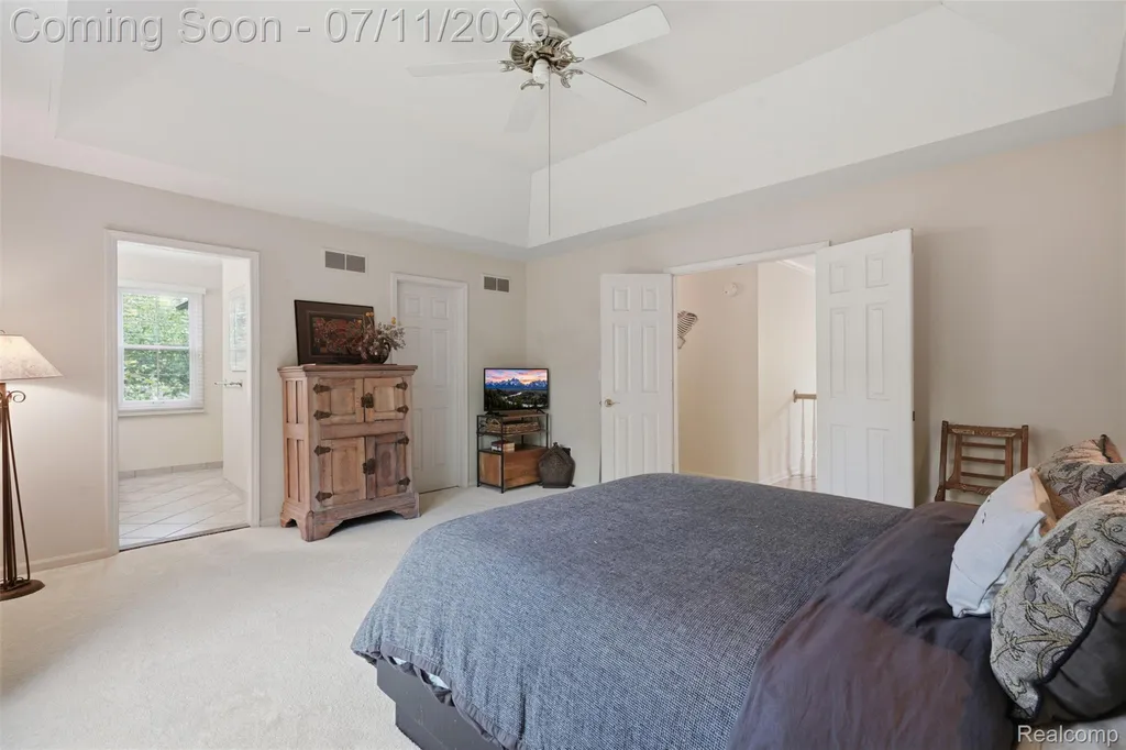 34555 Quaker Valley Road Farmington Hills City MI 48331