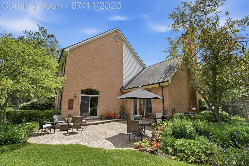 34555 Quaker Valley Road Farmington Hills City MI 48331