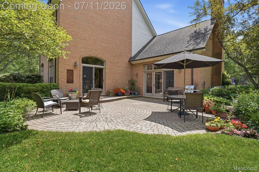 34555 Quaker Valley Road Farmington Hills City MI 48331