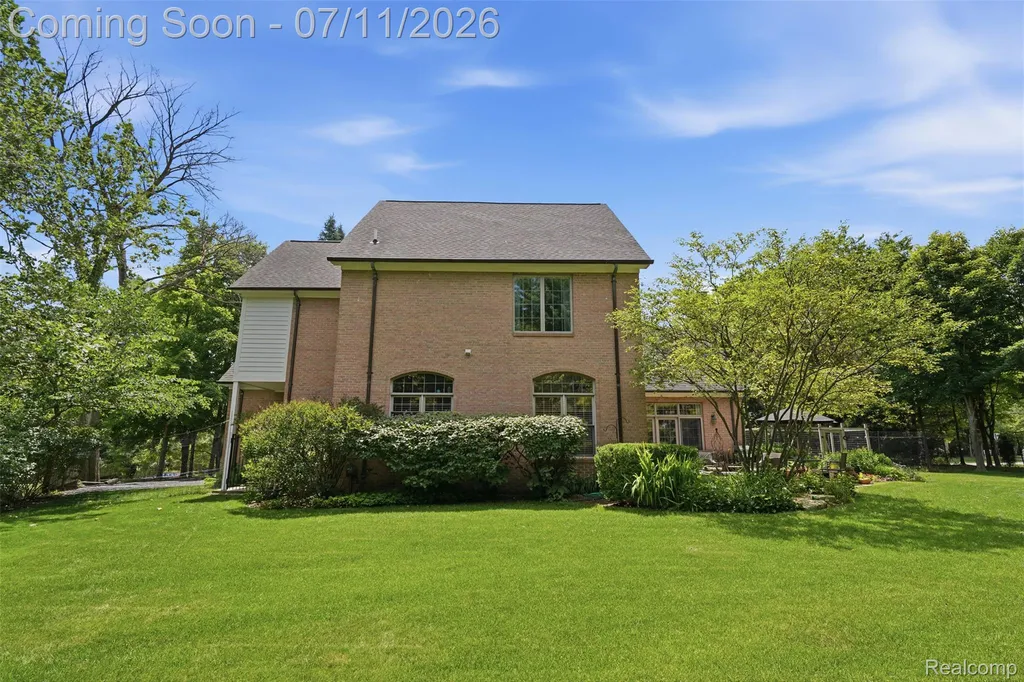 34555 Quaker Valley Road Farmington Hills City MI 48331