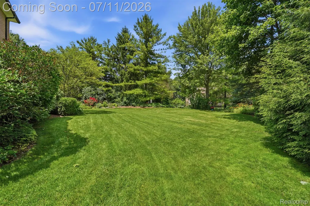 34555 Quaker Valley Road Farmington Hills City MI 48331