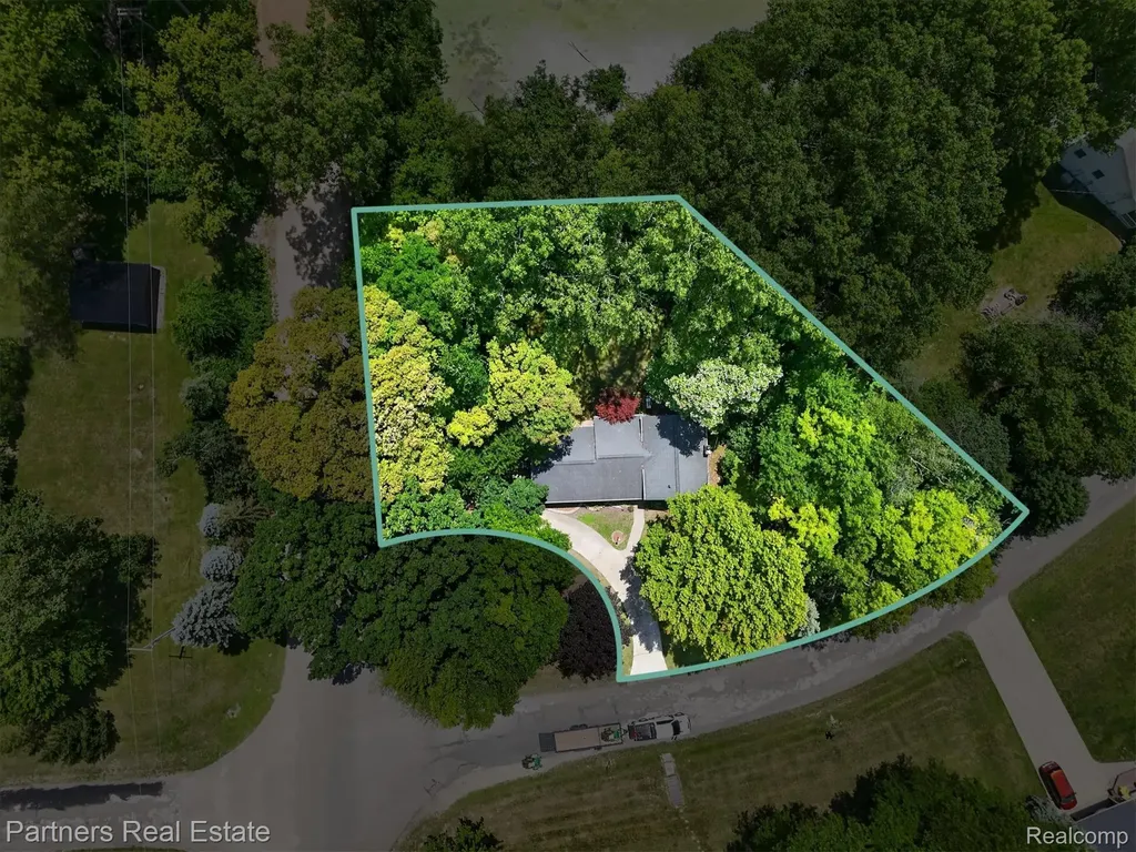 2500 Hubert Road Genoa Township MI 48114