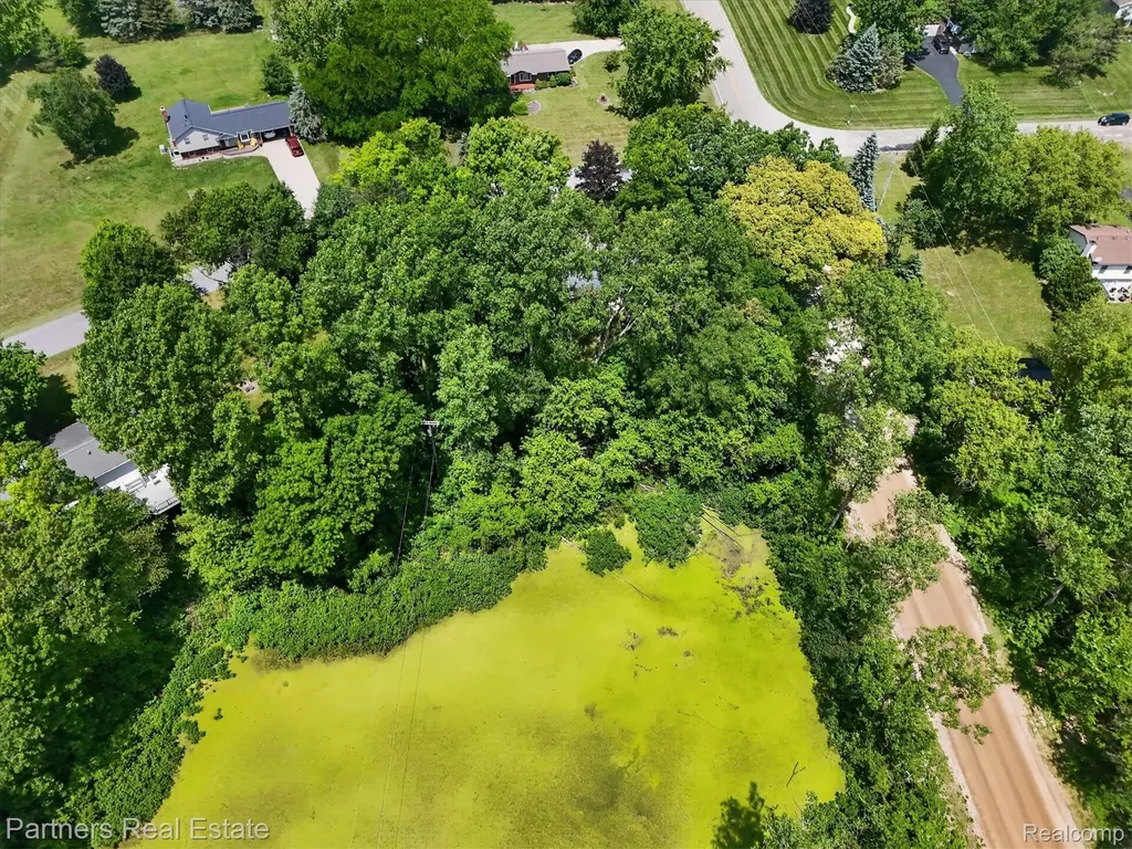2500 Hubert Road Genoa Township MI 48114