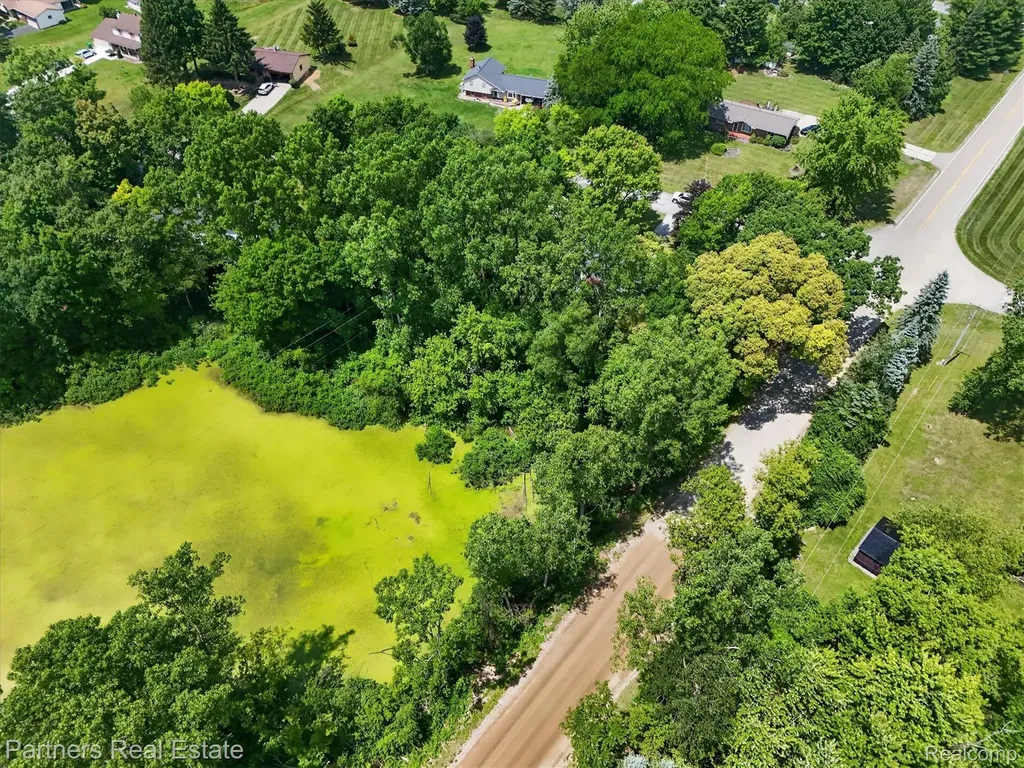 2500 Hubert Road Genoa Township MI 48114