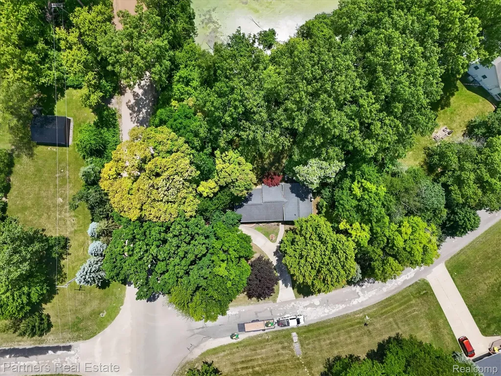 2500 Hubert Road Genoa Township MI 48114