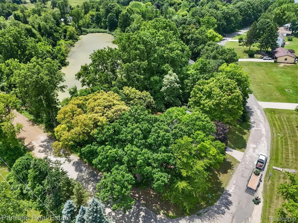 2500 Hubert Road Genoa Township MI 48114