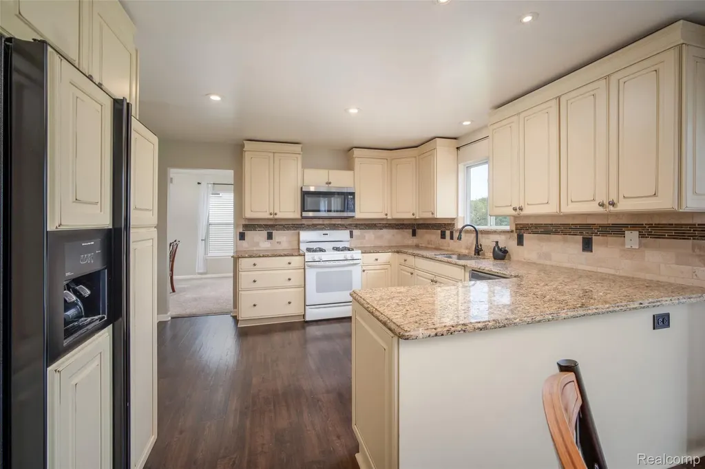 3133 Stillriver Drive Genoa Township MI 48843