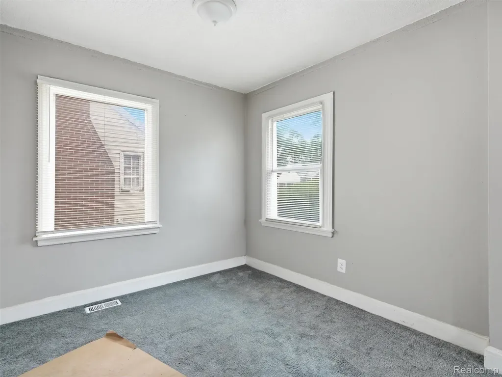 9586 Mansfield Street Detroit City MI 48227