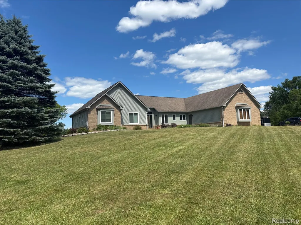 725 S Sashabaw Road Brandon Charter Township MI 48462