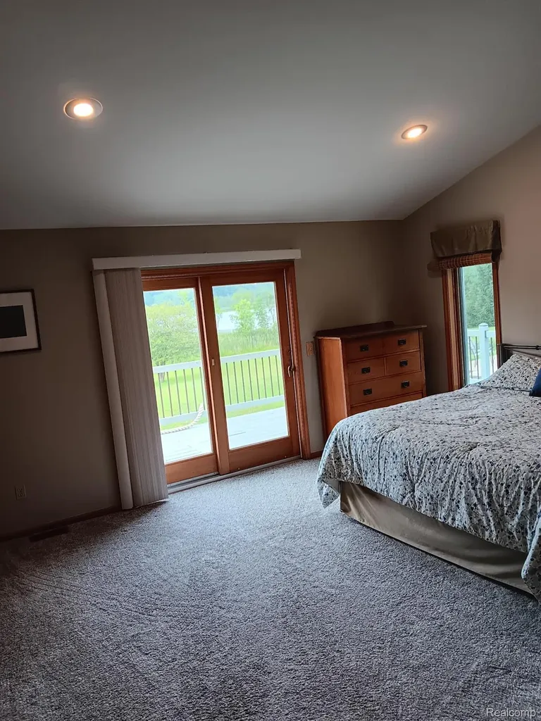 725 S Sashabaw Road Brandon Charter Township MI 48462