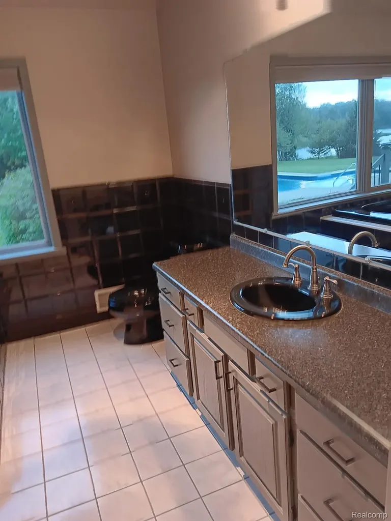 725 S Sashabaw Road Brandon Charter Township MI 48462