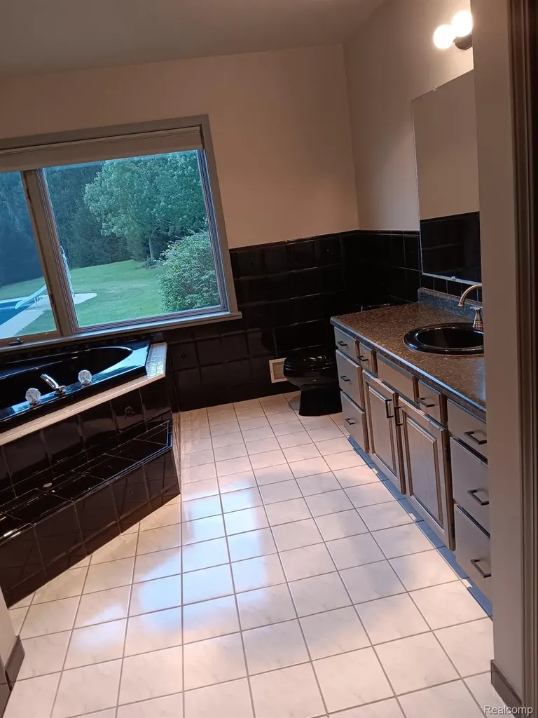 725 S Sashabaw Road Brandon Charter Township MI 48462