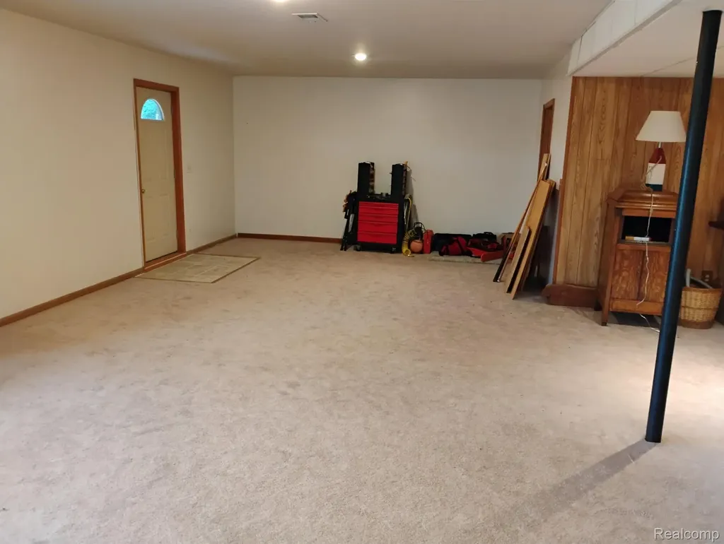 725 S Sashabaw Road Brandon Charter Township MI 48462