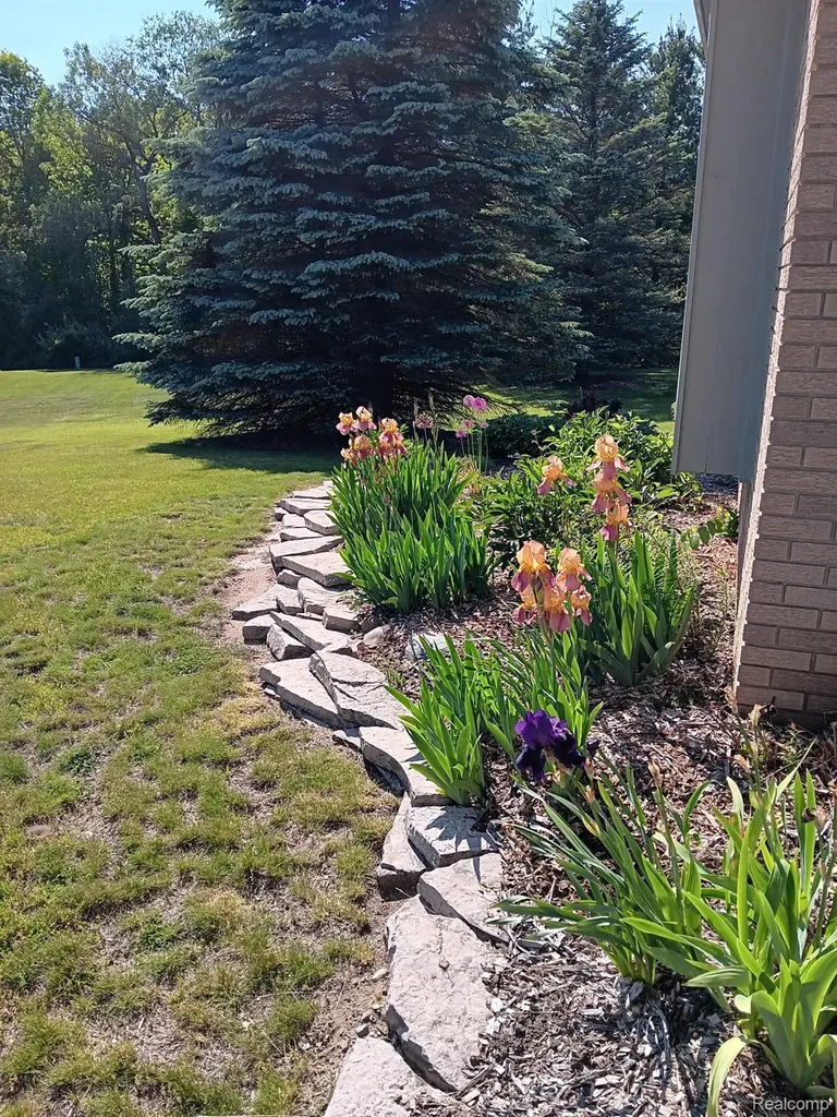 725 S Sashabaw Road Brandon Charter Township MI 48462