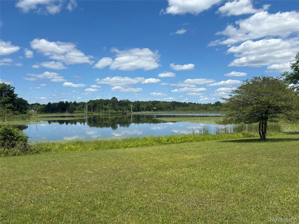 725 S Sashabaw Road Brandon Charter Township MI 48462