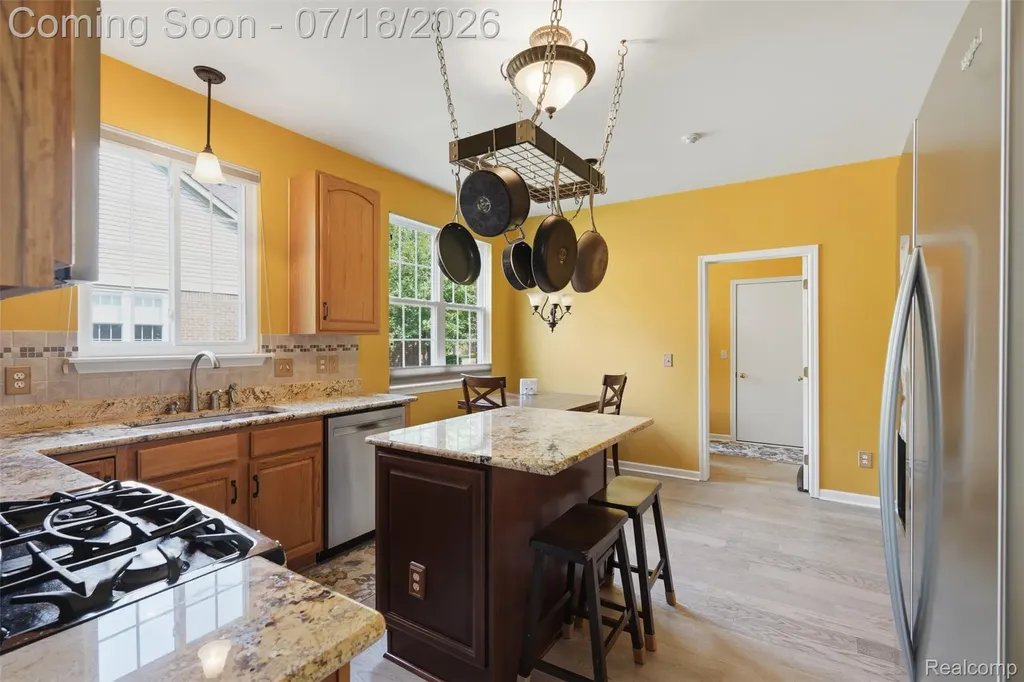 47603 Scenic Circle Drive S Canton Charter Township MI 48188