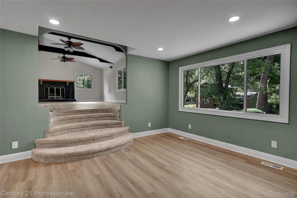 3099 Chenoa Street Commerce Charter Township MI 48382