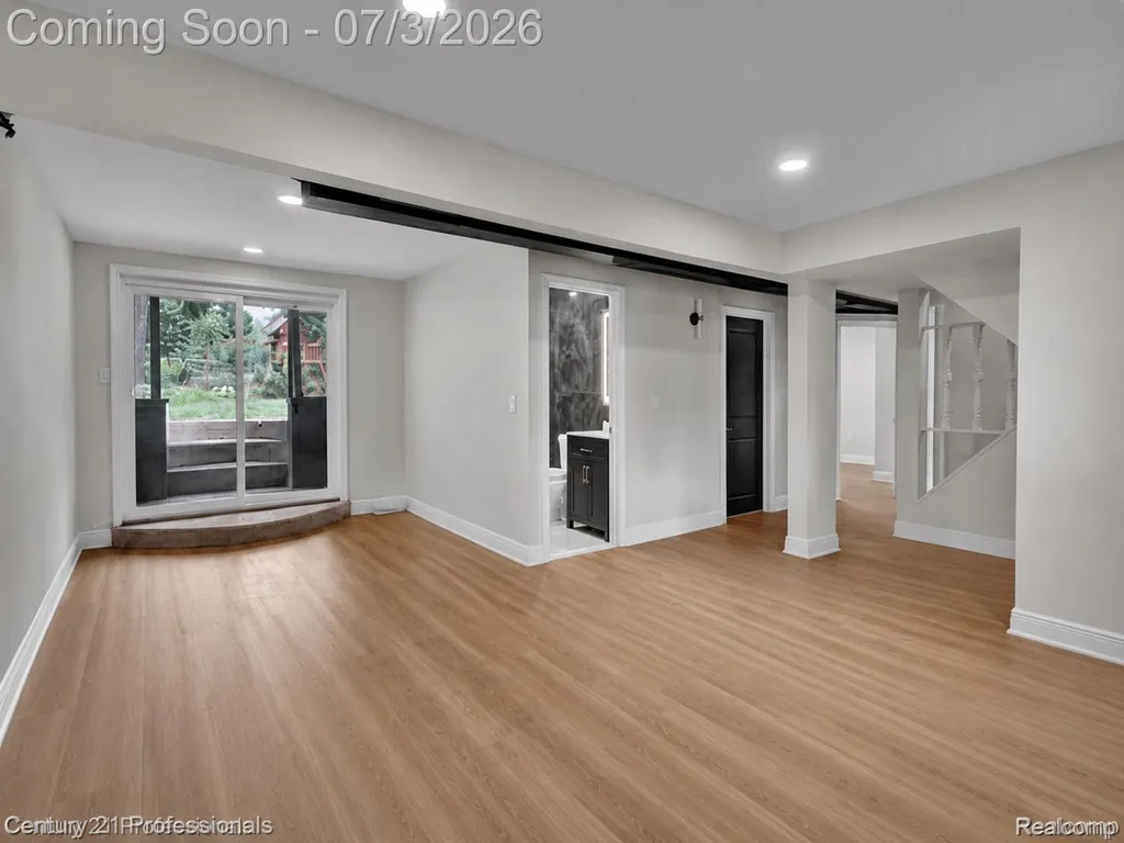 3099 Chenoa Street Commerce Charter Township MI 48382