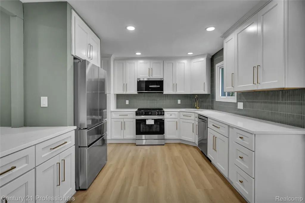 3099 Chenoa Street Commerce Charter Township MI 48382