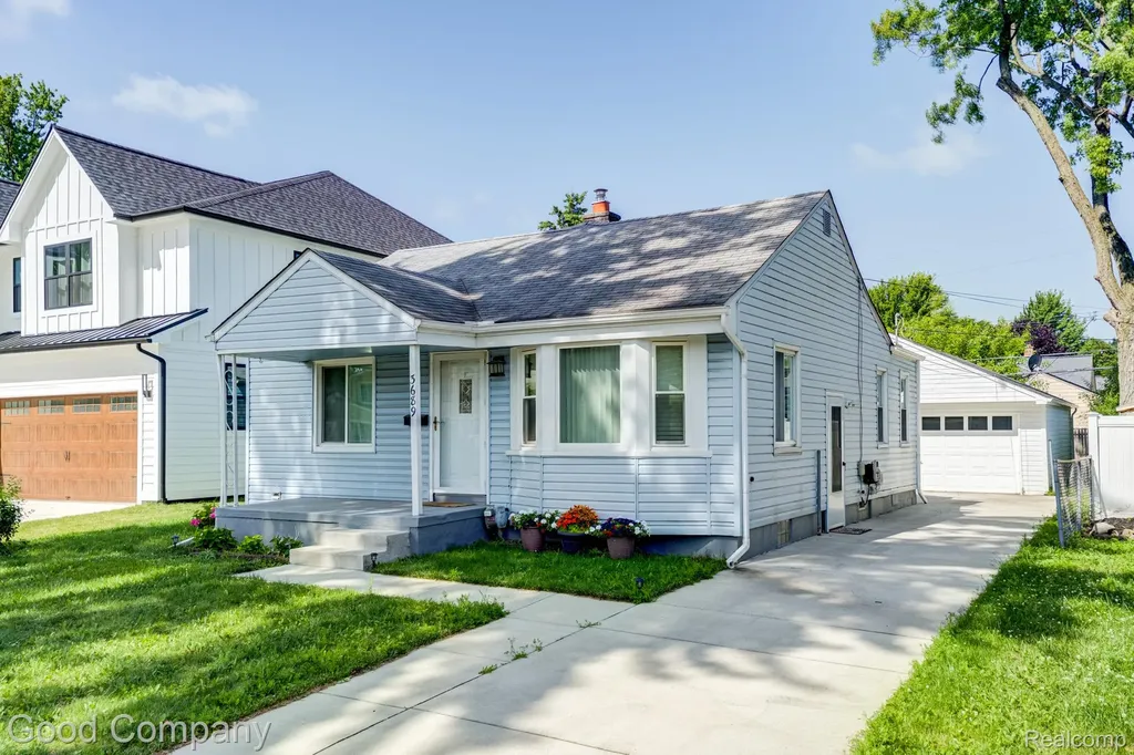 3689 Phillips Avenue Berkley City MI 48072