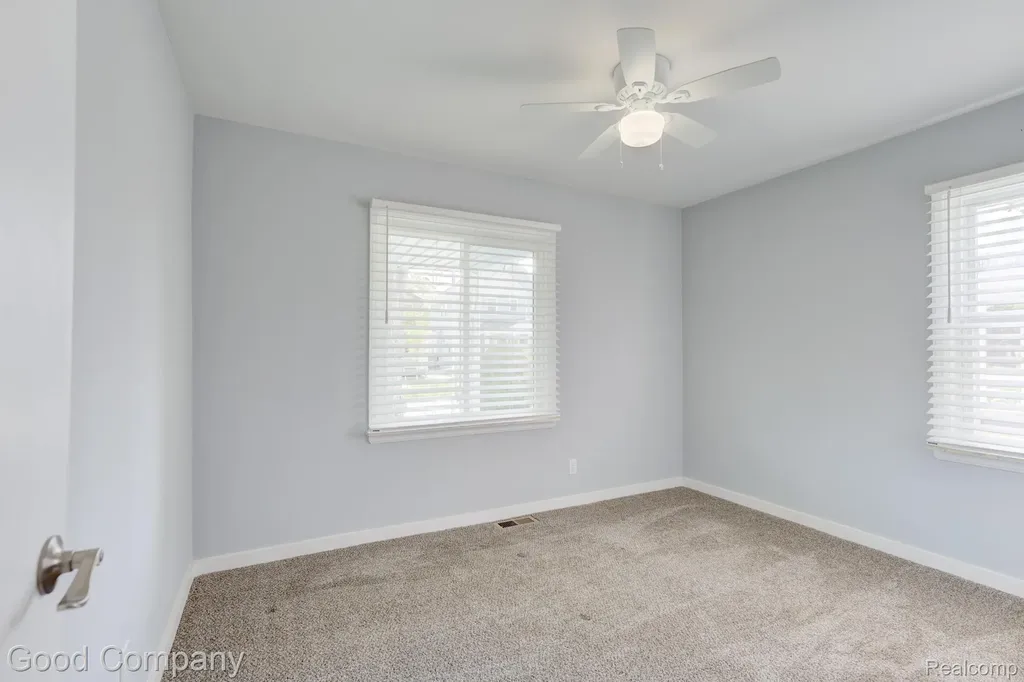 3689 Phillips Avenue Berkley City MI 48072