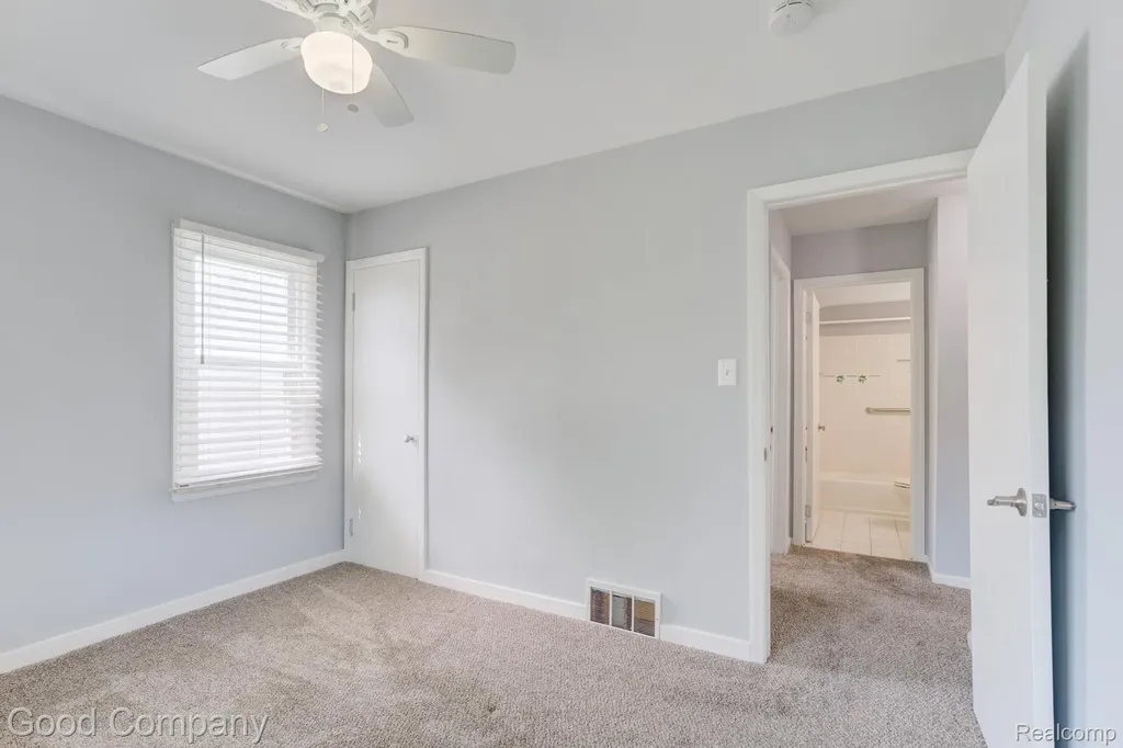 3689 Phillips Avenue Berkley City MI 48072