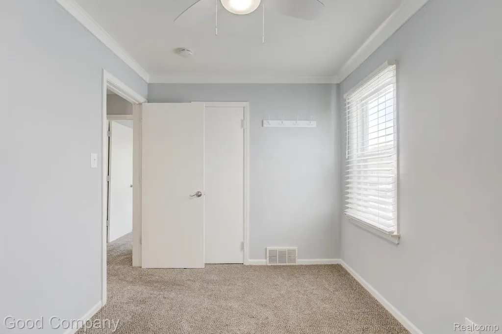 3689 Phillips Avenue Berkley City MI 48072