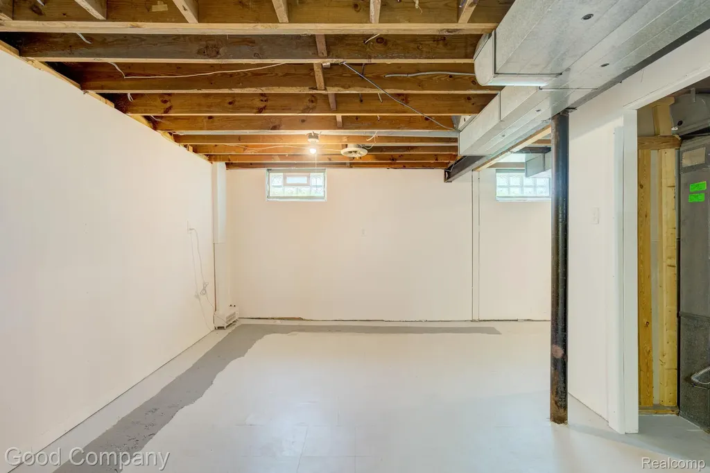3689 Phillips Avenue Berkley City MI 48072