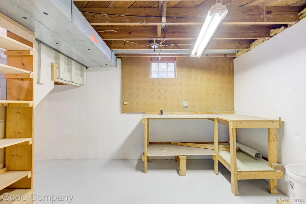 3689 Phillips Avenue Berkley City MI 48072