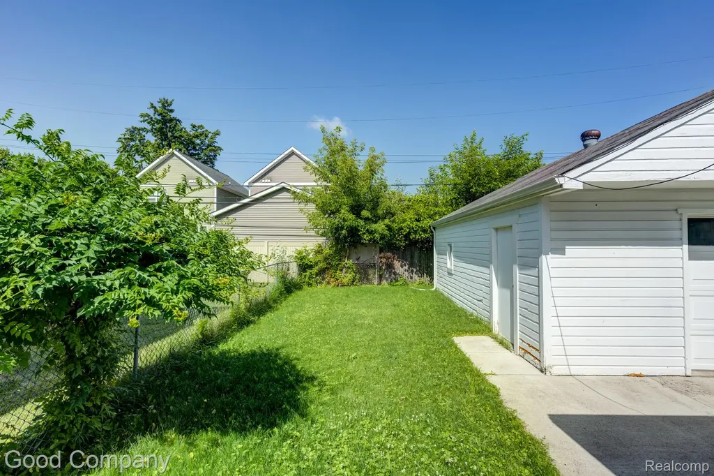 3689 Phillips Avenue Berkley City MI 48072