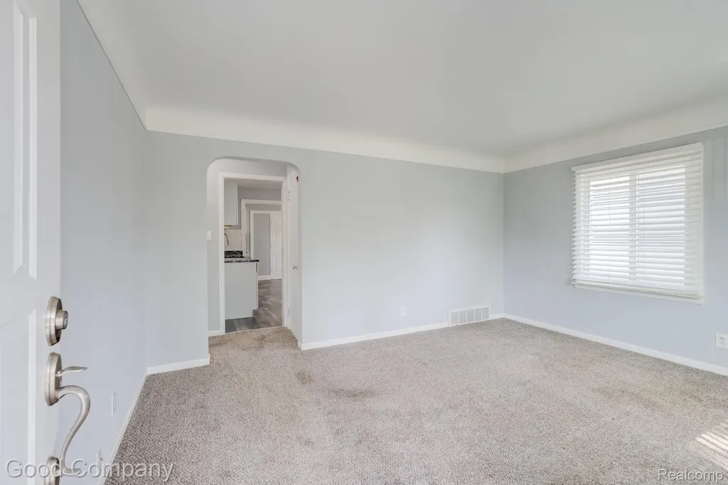 3689 Phillips Avenue Berkley City MI 48072