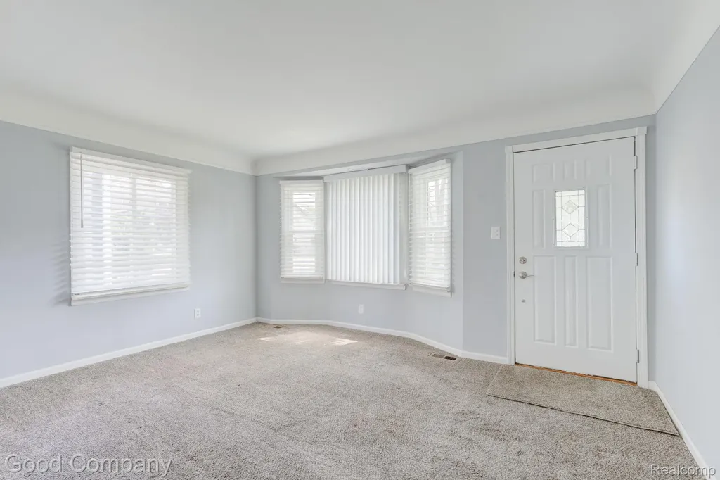 3689 Phillips Avenue Berkley City MI 48072