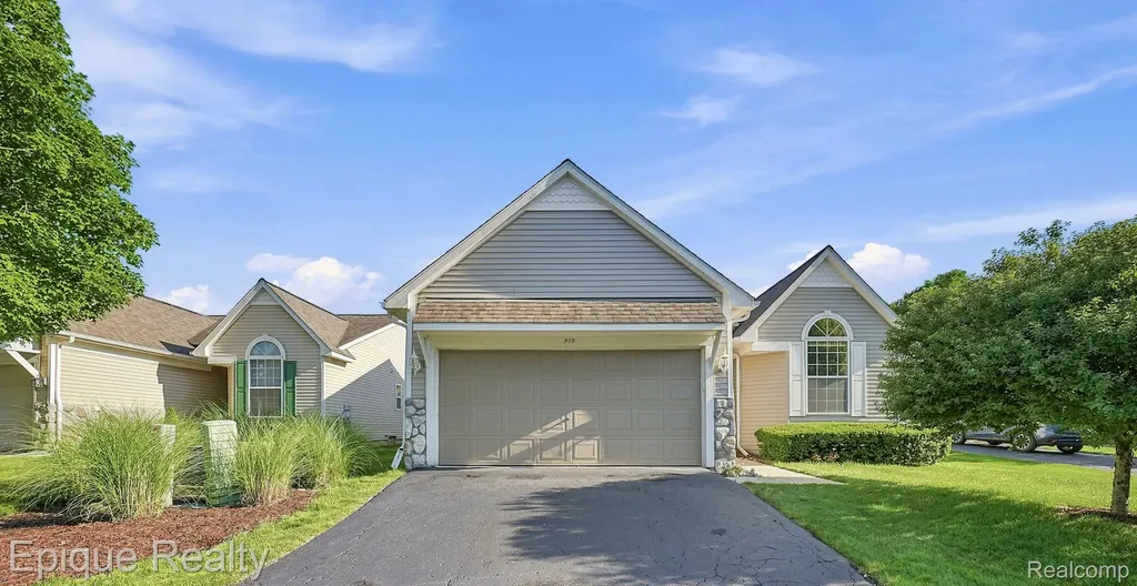 919 Rikki Ann Court Wixom City MI 48393