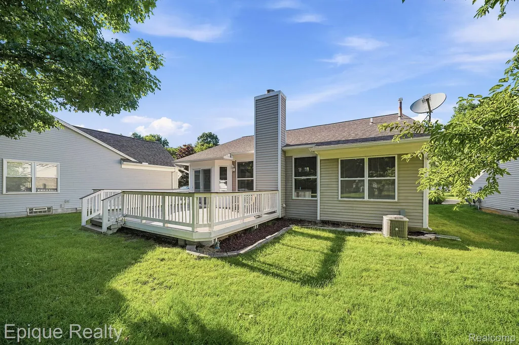 919 Rikki Ann Court Wixom City MI 48393