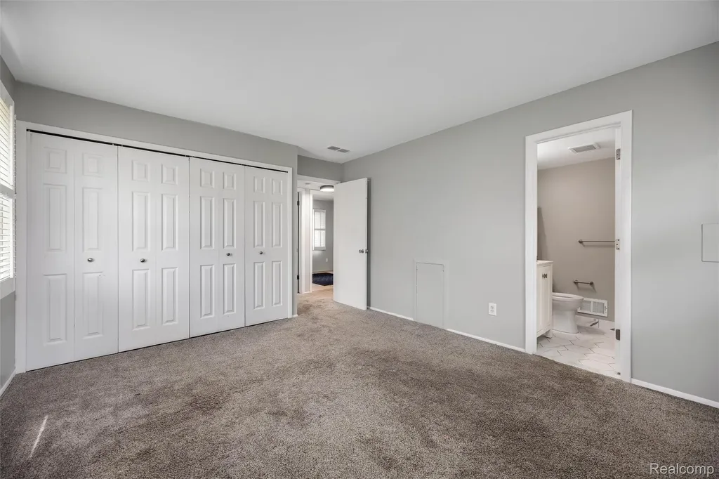4942 Butler Drive Troy City MI 48085