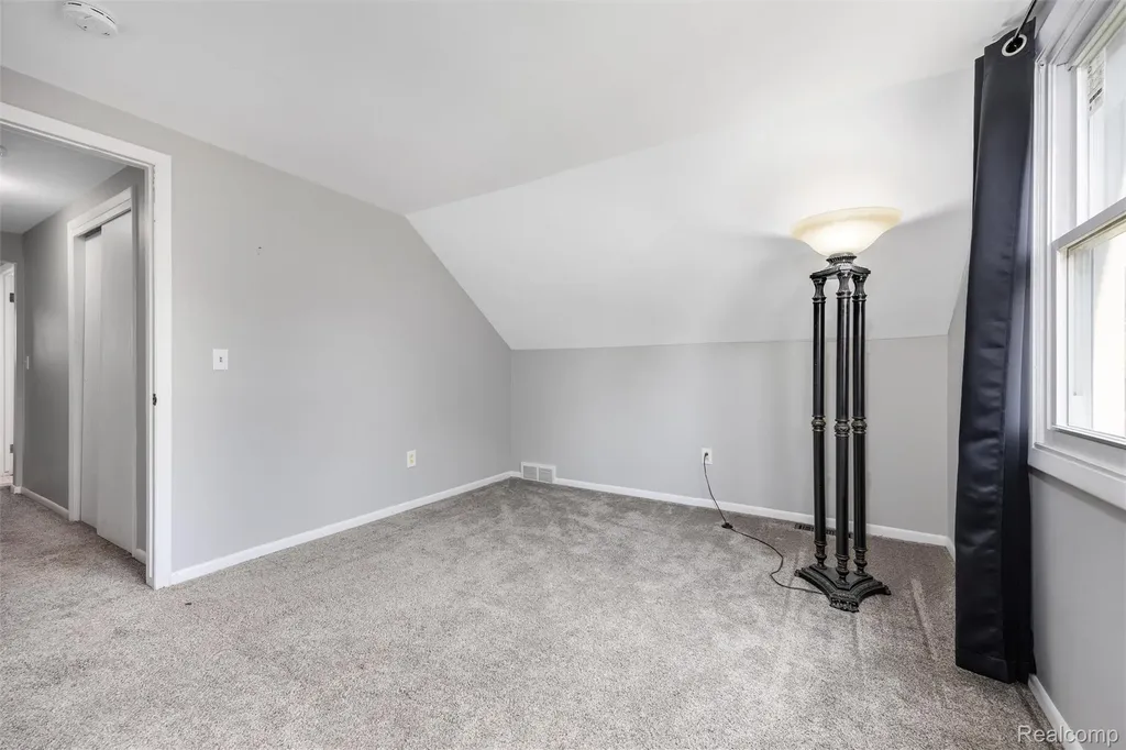 4942 Butler Drive Troy City MI 48085