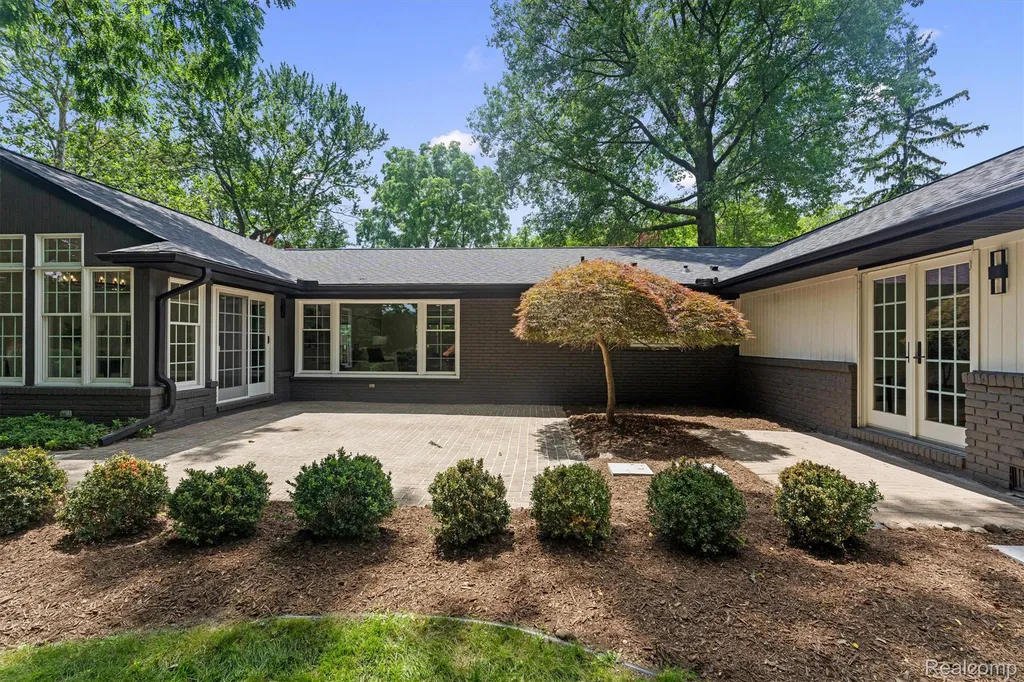 5671 Shadow Lane Bloomfield Hills City MI 48302