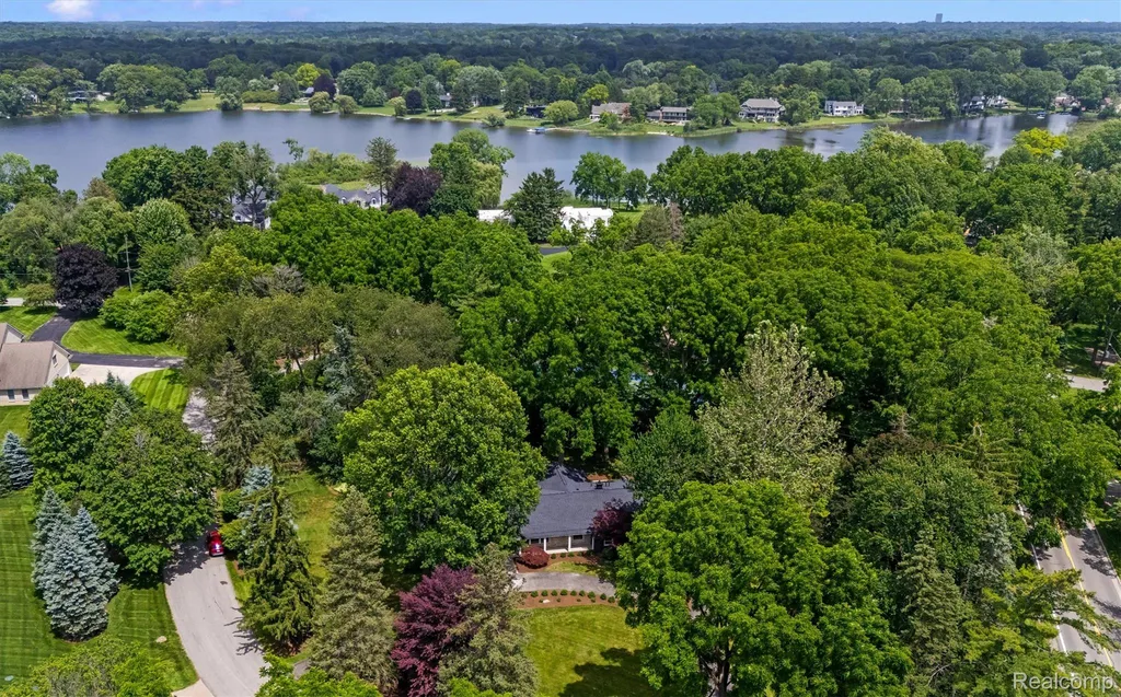 5671 Shadow Lane Bloomfield Hills City MI 48302