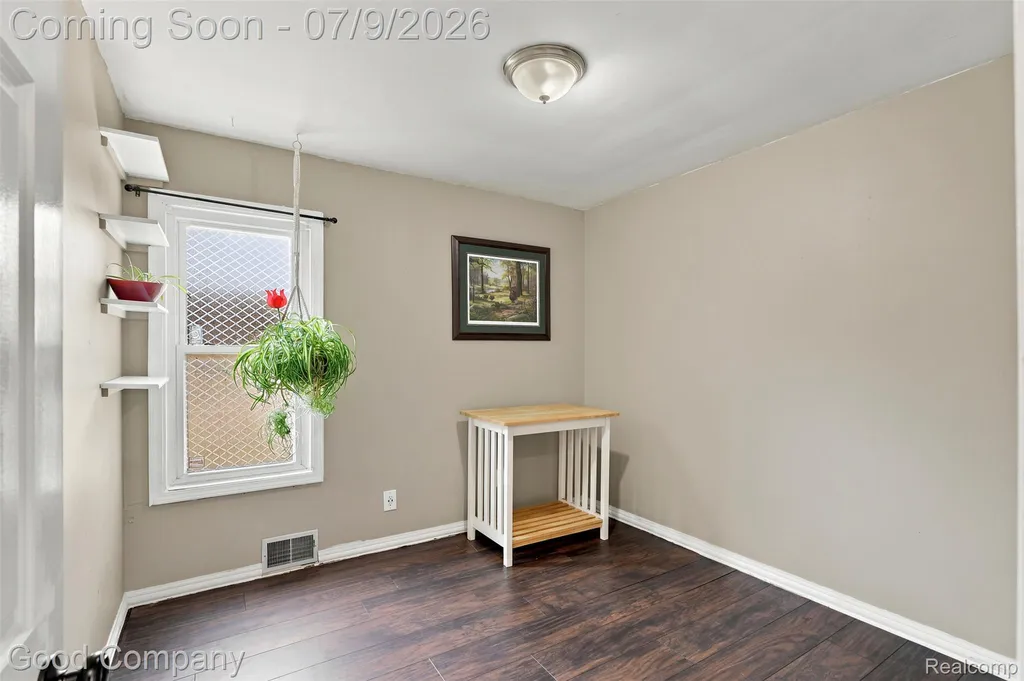 412 Chippewa Street Clawson City MI 48017