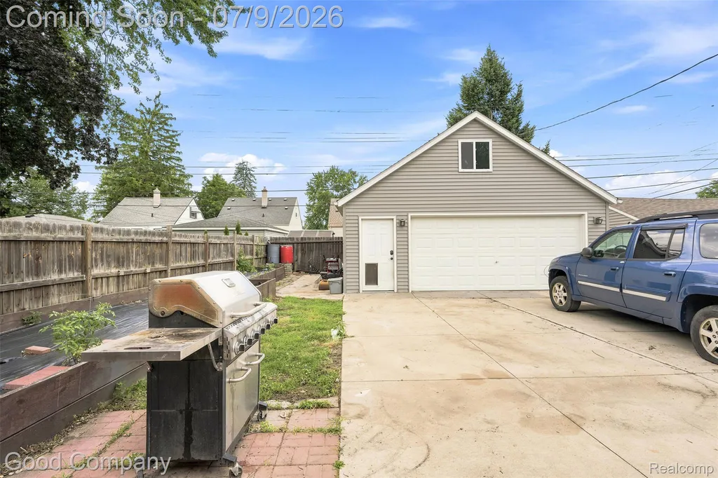 412 Chippewa Street Clawson City MI 48017
