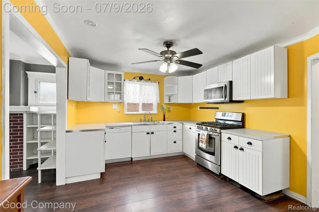 412 Chippewa Street Clawson City MI 48017