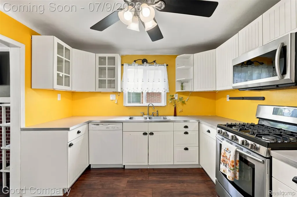 412 Chippewa Street Clawson City MI 48017