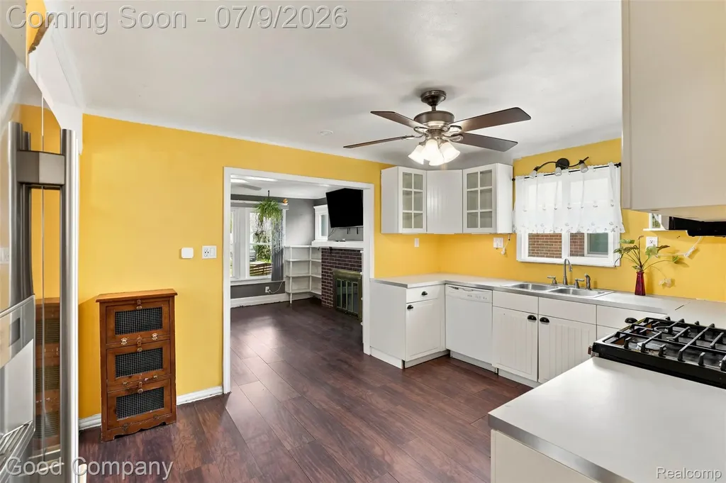 412 Chippewa Street Clawson City MI 48017