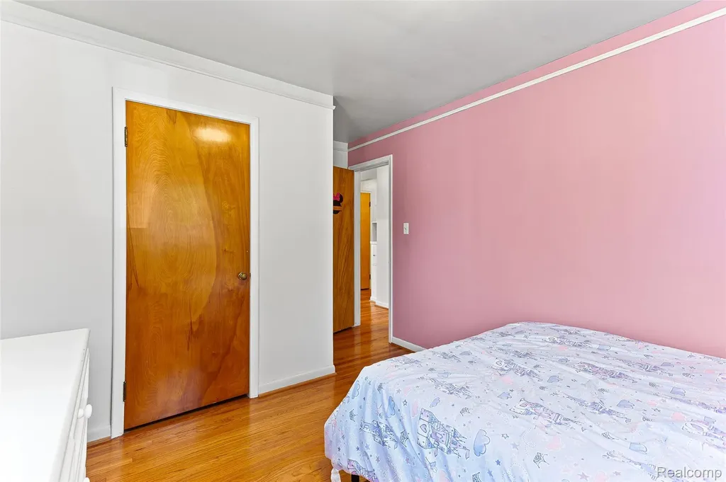23020 Farmington Road Farmington City MI 48336
